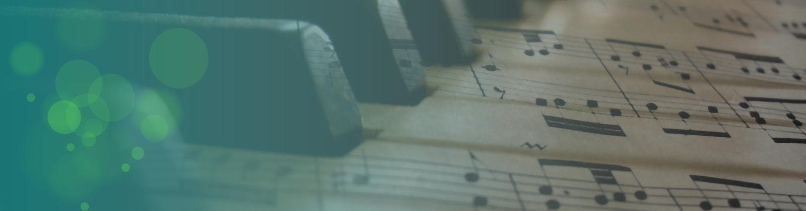 Plano detalle de una partitura