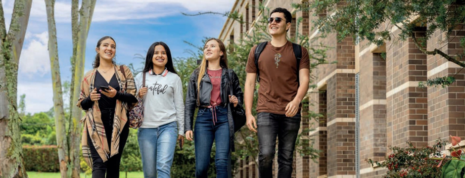 Estudiantes en el campus El Carmen de Viboral