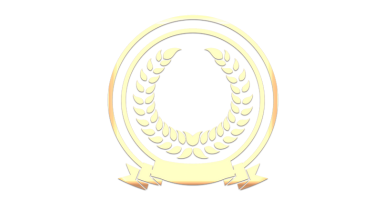 Tres íconos de siluetas de personas y una mano señalando al ícono de la mitad.