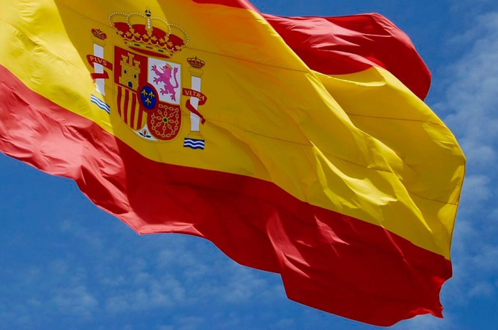 mapa de colombia con una fotografia de jun grupo de personas